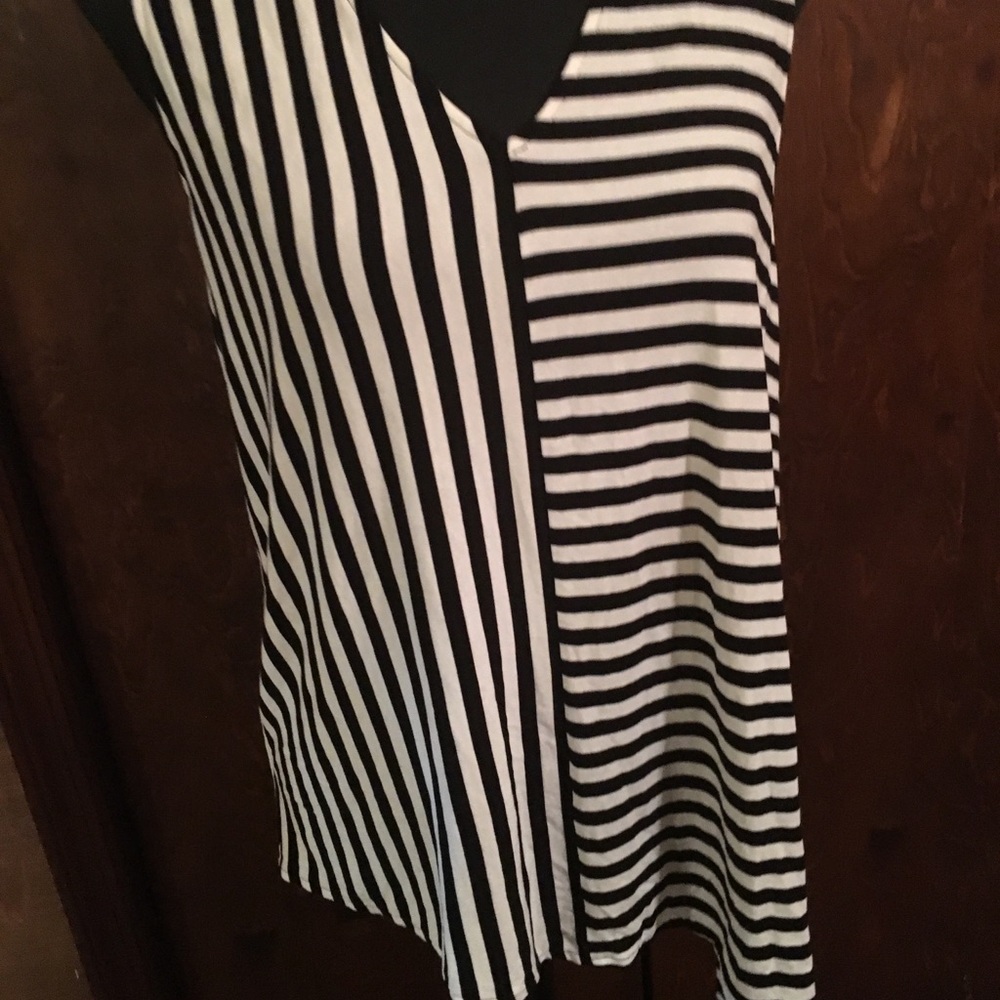 Vince Camuto Striped Top - Picture 4 of 7